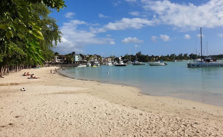 Grand Baie beach