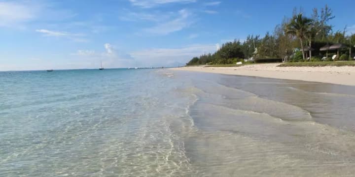 Pointe d’Esny Beach